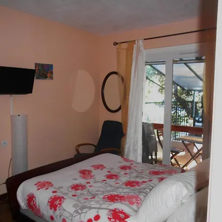 Mit Terrasse- Mitten In Der By Interhome * Bandol