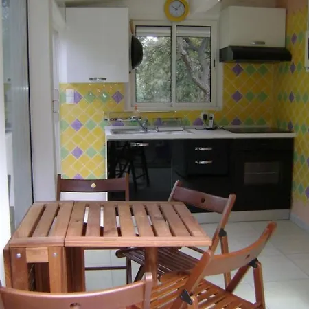 Mit Terrasse- Mitten In Der By Interhome Vakantiehuis *