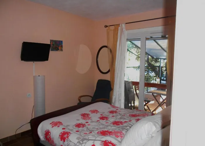 Mit Terrasse- Mitten In Der By Interhome * Bandol