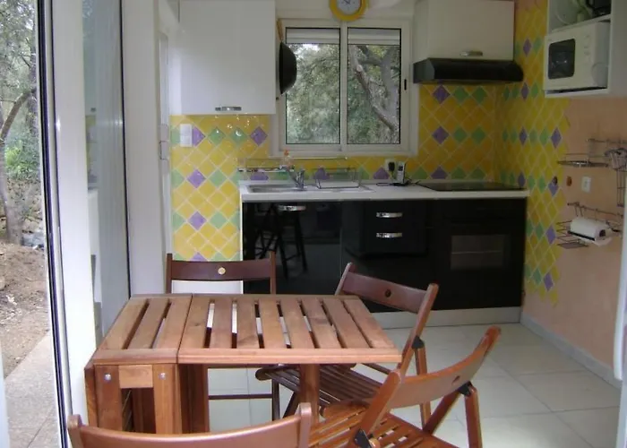 Mit Terrasse- Mitten In Der By Interhome Vakantiehuis *