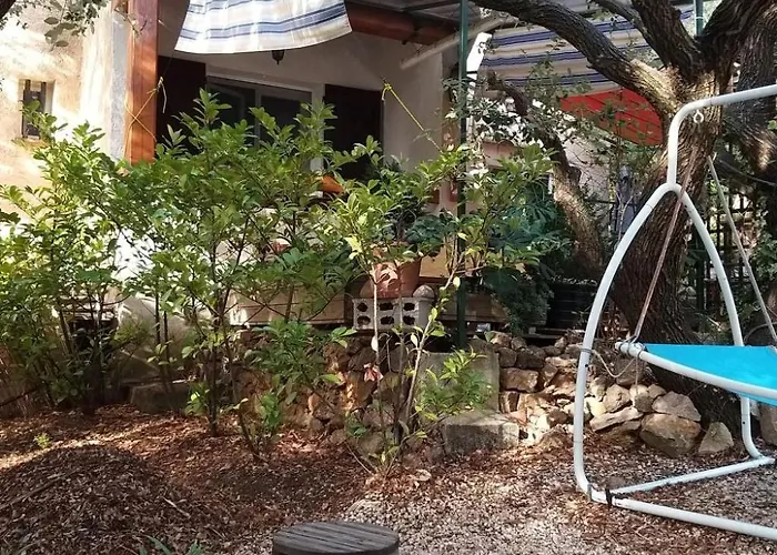 Mit Terrasse- Mitten In Der By Interhome Vakantiehuis Bandol