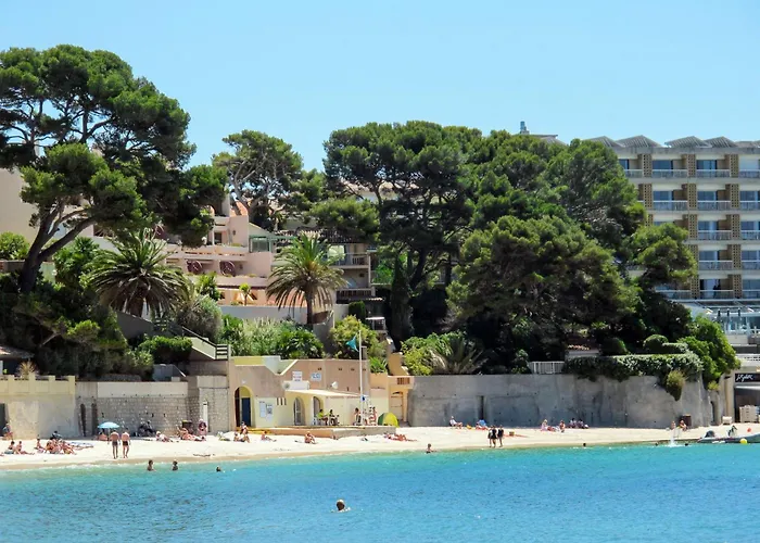 Mit Terrasse- Mitten In Der By Interhome Bandol